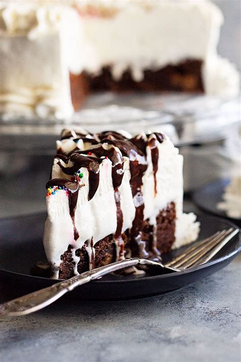 This Brownie Ice Cream Cake Is The Perfect Summertime Treat And There