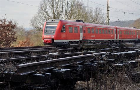 Deutsche Bahn In Nrw 19 Jähriger Wird In Regionalbahn Verprügelt
