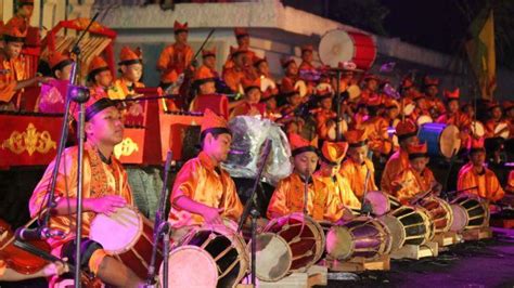 Tapi siapa yg sangka ternyata ada alat musik tradisional asli indonesia yang sudah mendunia, lho. 17+ Alat Musik Tradisional Jawa Timur Beserta Penjelasan & Gambarnya