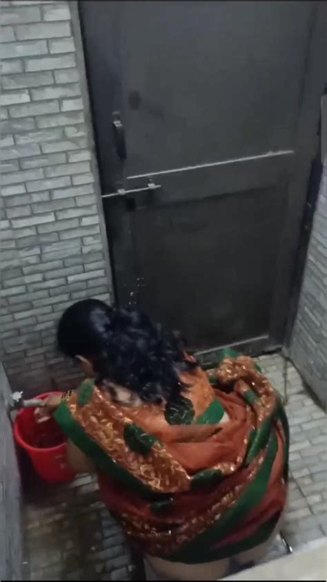 Indian Saree Aunty Toilet Pissing Thisvid