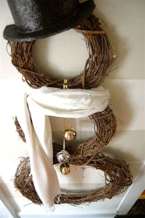 Welcome to the first diy wednesday. {DIY} Snowman Wreath | Diy snowman, Snowman wreath ...