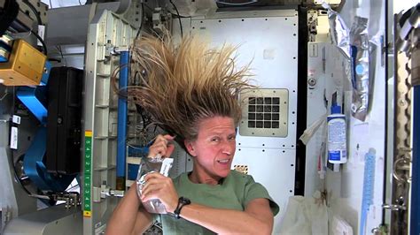 Astronaut Karen Nyberg Demonstrates How To Wash Your Hair In Space