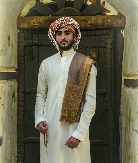 Pin By R Sh On Faces Middle Eastern Fashion Arab Men Fashion East Fashion