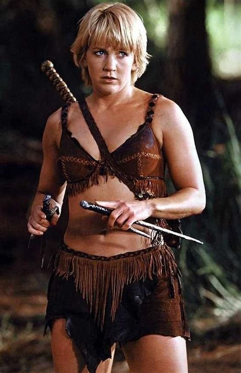 Gabrielle Lucy Lawless Xena And Gabrielle Amazons Women Warriors Mejores Series Tv Xena