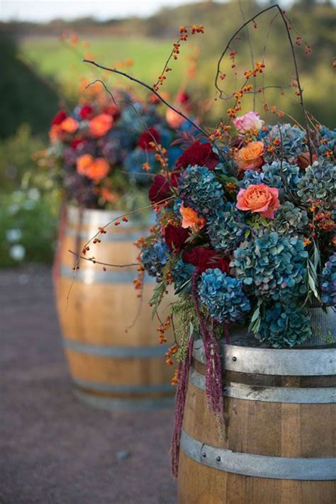 10 Ideas For Fall Wedding Flowers That Will Make Your