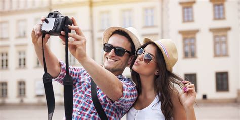 13 Signs Youre A Basic Tourist Huffpost
