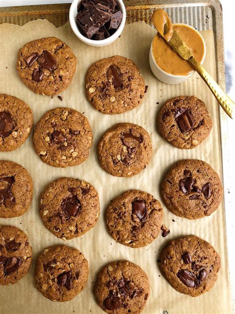 Easy gluten free oatmeal breakfast cookies are sweetened only with honey and a bit of applesauce. Chocolate Chunk Oatmeal Cookies (gluten-free, egg-free)