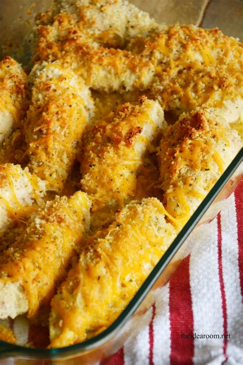 Juicy long strips of chicken shaped perfectly for dipping and coated with a flawless crispy and crunchy exterior, baked crispy chicken strips are a pleaser. Garlic Cheddar Chicken Strips - The Idea Room