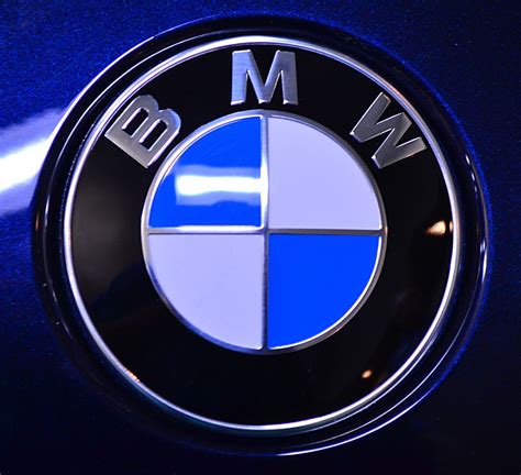 Bmw Logo Badge Just The Bmw Logo On A Bmw Raymond Wald Flickr