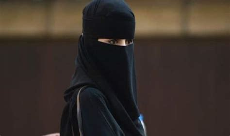 Muslim Woman Kicked Out Of Us Store For Wearing Veil