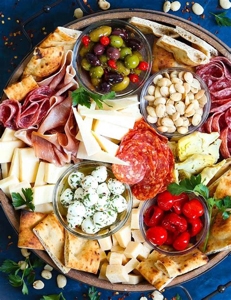 Try these quick and simple cold appetizers recipes and see how successful your social gathering would turn out to be. 20 Appetizers to Bring to a Holiday Party | Party food ...