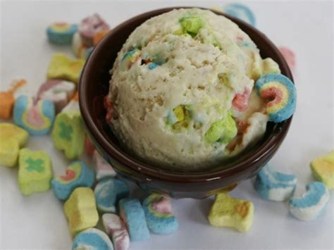 Looking for something to top this ice cream with? Foodista | Follow Your Nose to Froot Loop Ice Cream from MilkMade Ice Cream