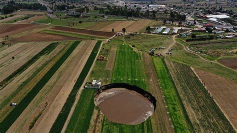 Huge Sinkhole Threatens To Swallow Mexican Home Houses In Mexico