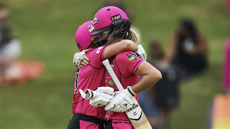 While she studied at pymble ladies' college, she served as the sports captain, athletics. WBBL04: Perry masterminds Sixers' great escape to make ...