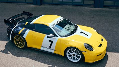 Porsche 911 Gt3 Features Throwback Race Livery