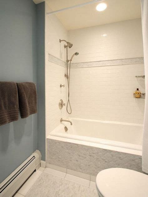 20 Lovely Guest Bathroom Makeover Ideas On A Budget Tub Shower Combo Bathtub Decor Tile Tub