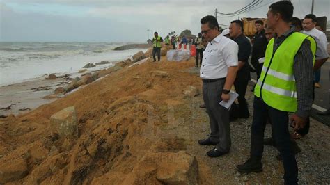 Groin Atau Pemecah Ombak Atasi Hakisan Pantai Mengabang Telipot Trdi News