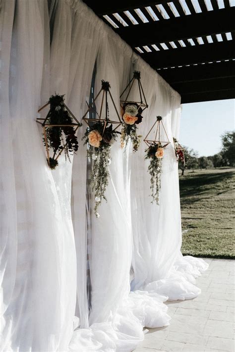 Creatives Will Love This Artsy Texas Wedding At Red Rock Vineyards