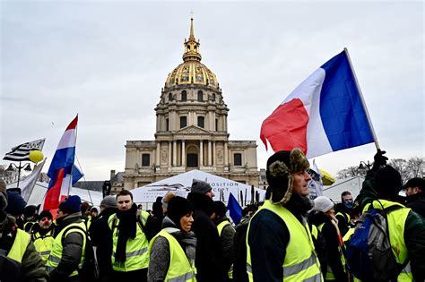 How Frances Yellow Vest Protests Damaged An Already Weakened President
