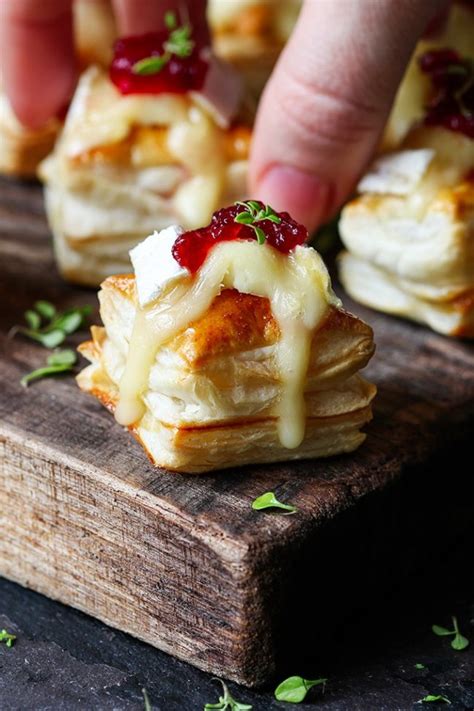 These christmas appetizers are perfect for kicking off christmas dinner or a festive holiday party. 11 Delicious Appetizers To Serve At Your Christmas Party ...
