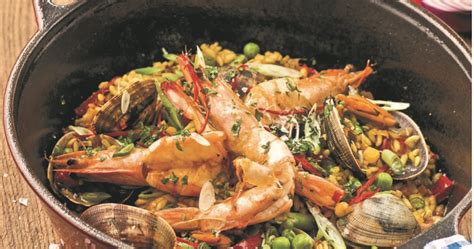 Paella tarifi yapılışı açısından biraz uğraşmalı bir yemek. Paella Tarifi - Deniz Ürünleri - Sofra
