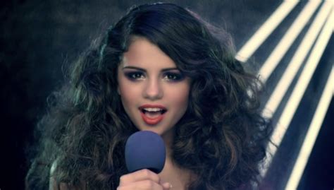 Selena Gomez I Love You Like A Love Song Mv Purple Eyeshadow