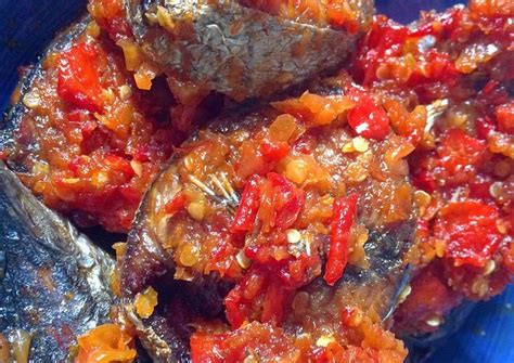Cara membuat ikan tongkol balado suwir: Resep Tongkol Balado oleh Gita Diana - Cookpad