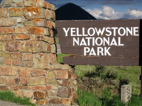 Focusing On Travel Introduction To Yellowstone Basic Park Highlights