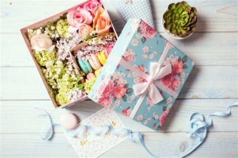 Check out our women gift ideas selection for the very best in unique or custom, handmade pieces from our spa kits & gifts shops. 7 Thoughtful Women's Day Gift Ideas