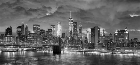 Costa Blanco Y Negro De Manhattan En La Noche Nyc Foto De Archivo