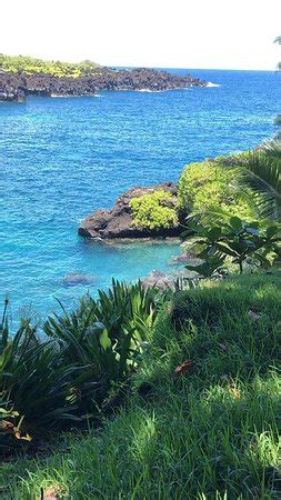 Hana is a relaxing place surrounded by beach and seaside views. Honokalani Black Sand Beach (Hana) - 2020 All You Need to ...