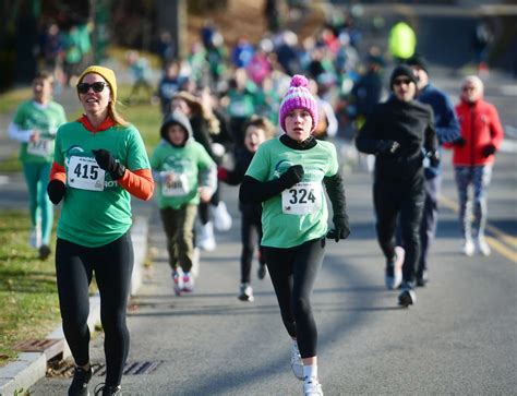 in photos greenwich alliance for education hosts 13th turkey trot