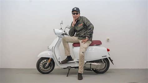 See more of abdul gofar hilman on facebook. 10 Potret Gofar Hilman, Penyiar Radio yang Sumbang Burger ...