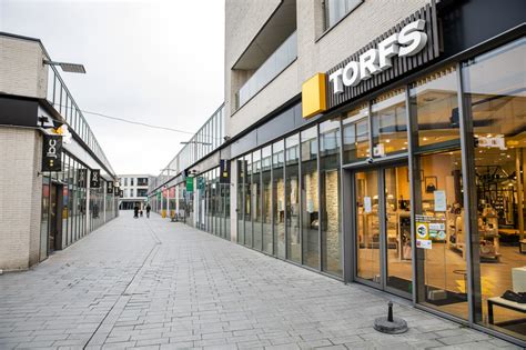 Een afspraak kan gemaakt worden via de telefoon tussen 9 uur en 12u30 en tussen 14u30 en 18u30. Met een klik afspraak maken in verschillende winkels in ...
