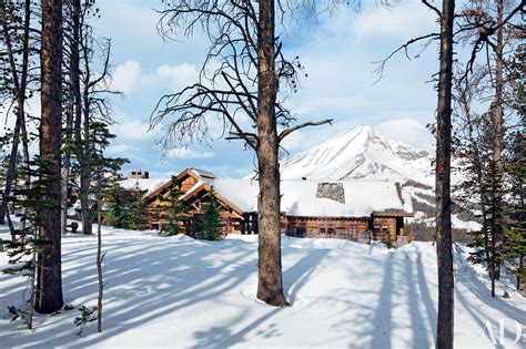 Snowy Retreats That Are True Winter Wonderlands Christmas Lodge
