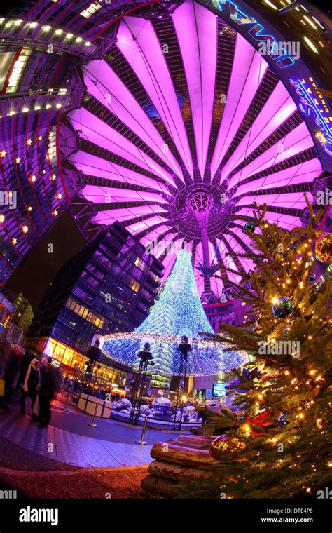 Berlin Winter Night Sony Center Hi Res Stock Photography And Images Alamy