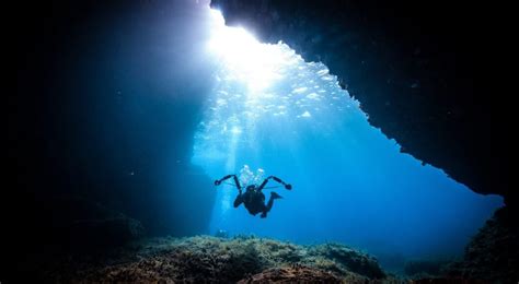How Deep Can A Human Dive With Scuba Gear Scuba Edge
