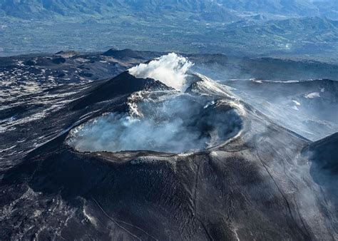 Jaw Dropping Active Volcanoes Around The World