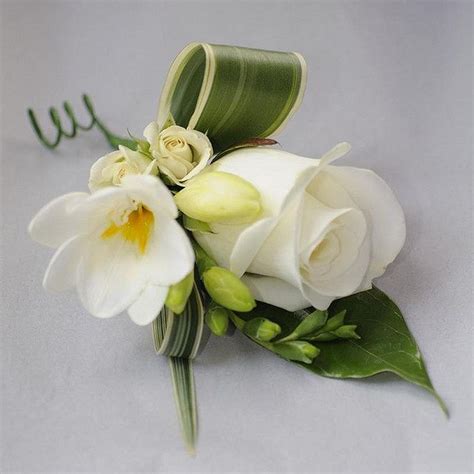 Hanamo florist online store, vancouver, bc, canada, quality arrangements using a plethora of the freshest flowers. Mother of the bride's buttonhole | Wedding flowers ...