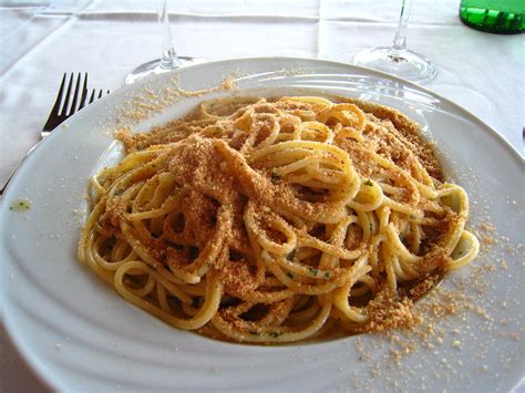 Pasta Con Le Acciughe E La Mollica Ricetta Siciliana Siciliafan