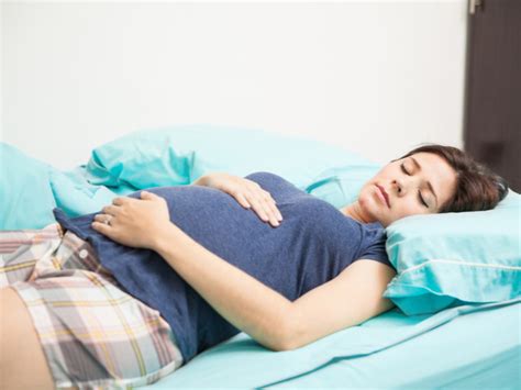 お母さんの姿勢はお腹の子にも影響。妊娠中、あお向けで寝ると… ダイエット、フィットネス、ヘルスケアのことならfytte フィッテ