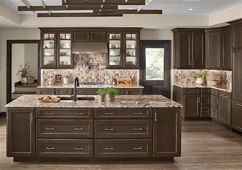 Available on maple and mdf. Kitchen Cabinet Stains & Finishes | KraftMaid | Staining ...