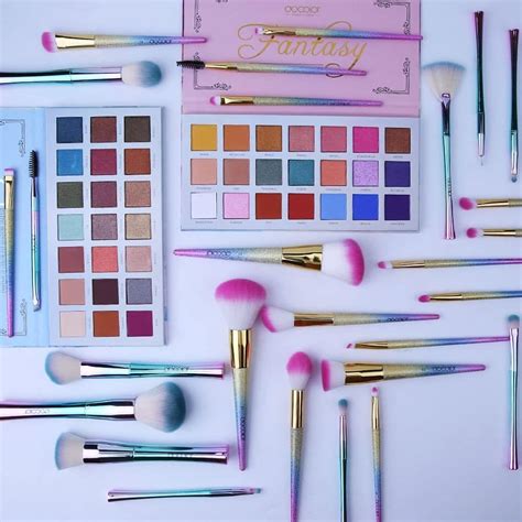 Today's best elite sports coupon code: Fantasy brushes 🦄 & Fantasy Palettes 💎 The pink ones or ...