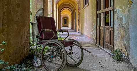 Inside Chilling Abandoned Psychiatric Asylum Frozen In Time For More Than Four Decades Trendradars