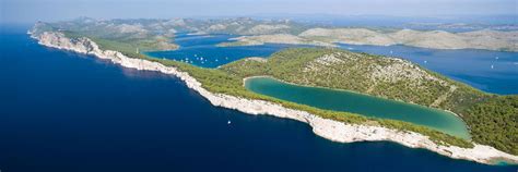 The croatian coast offers amazing beaches, spectacular views of the ocean, and great weather. Tailor-made vacations to the Dalmatian Coast | Audley Travel