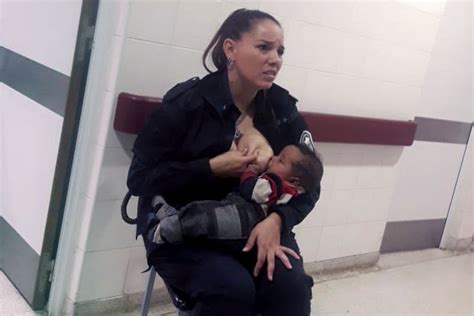 El Gesto Maternal De Una Polic A Es Premiado En Argentina Espa Ol