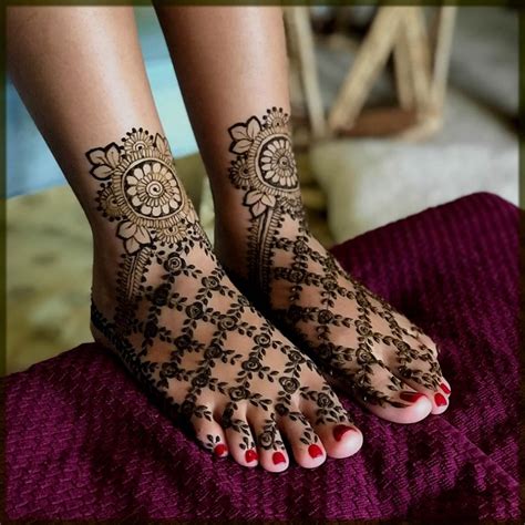 Charming Bridal Mehndi Designs for Feet and Legs [2021 Collection]