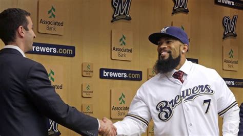 Milwaukee Brewers Sign Kbo Star Eric Thames To Three Year Deal