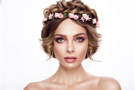Latest Bridal Makeup And Hair To Try On Your Big Day