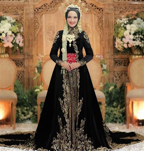 30 Inspirasi Gaun Pengantin Muslimah Yang Modern Updated 2023 Bukareview